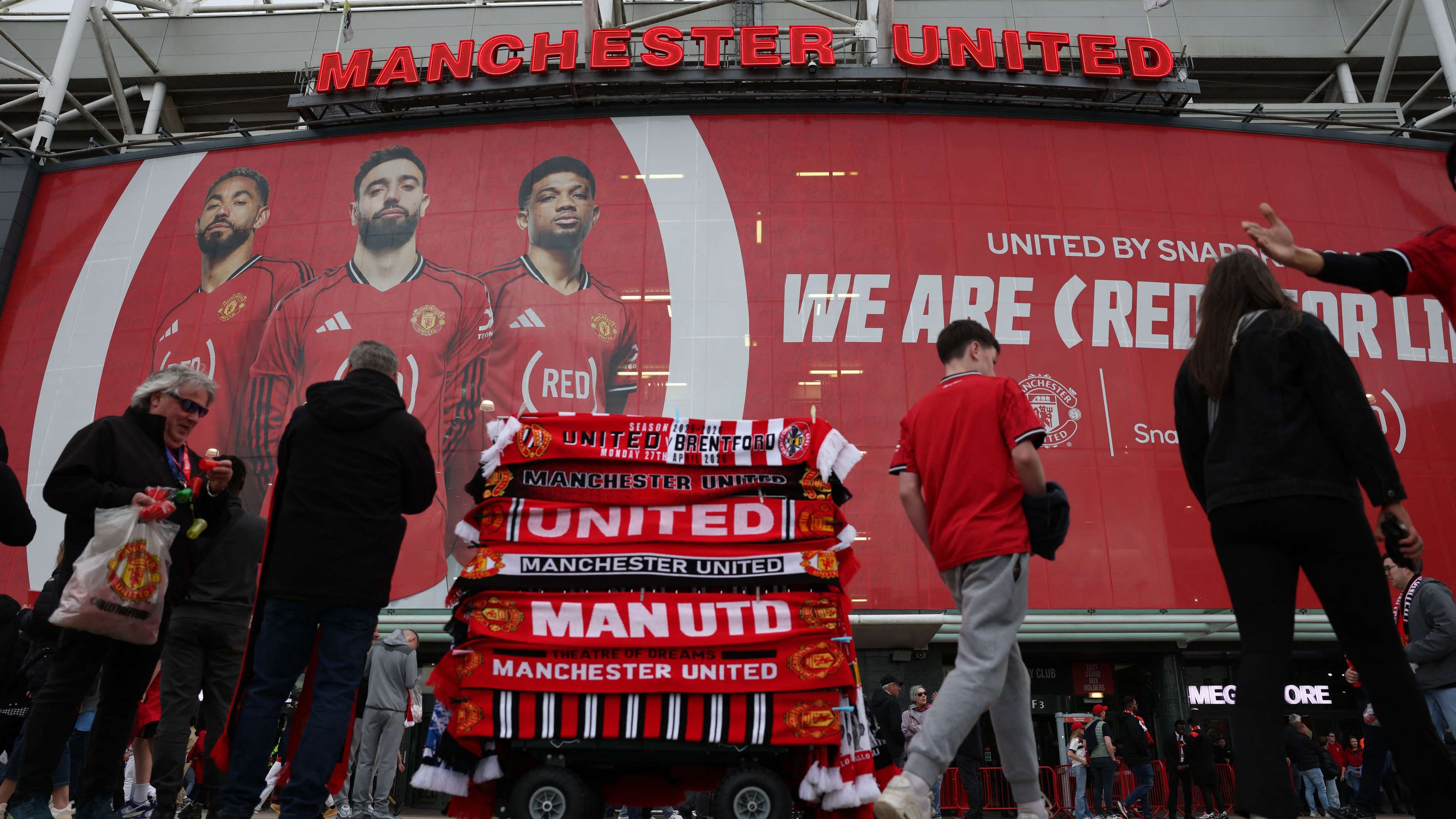 Ahead of the Premier League kick-off... A storm of anger from Manchester United fans  
