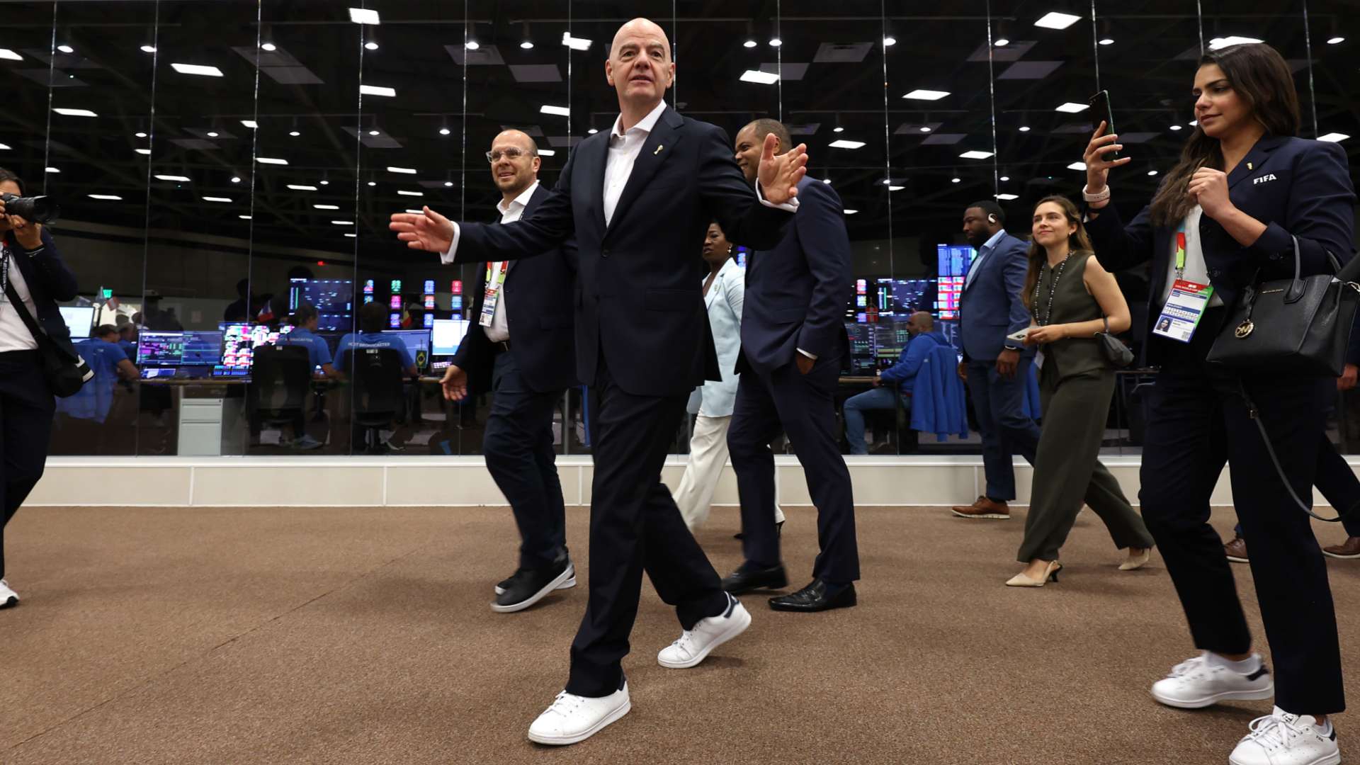 The German and English federations escalate against Infantino despite his climbdown  