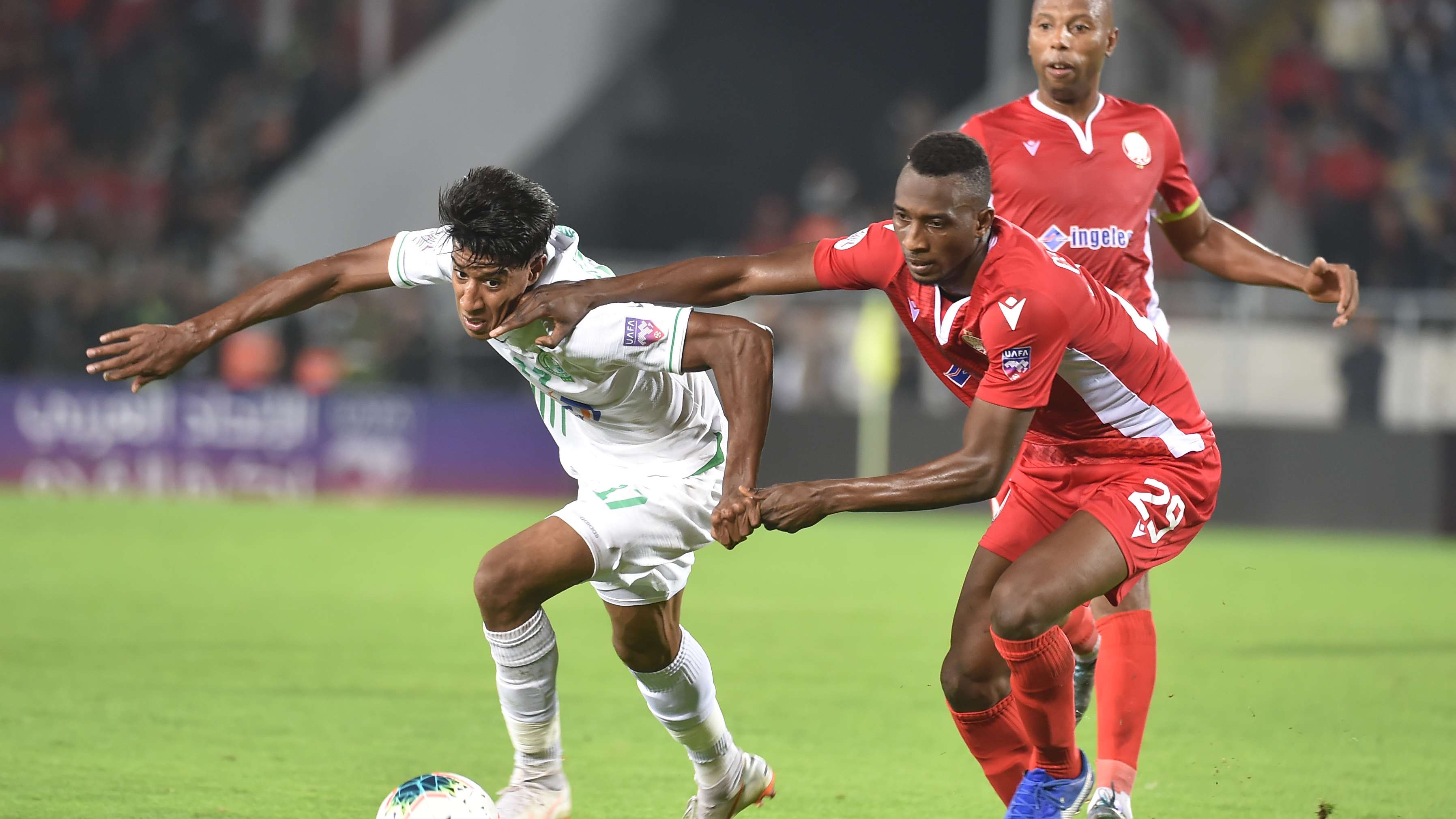 Fierce battle between Raja and Wydad: explosive signings and hot files  