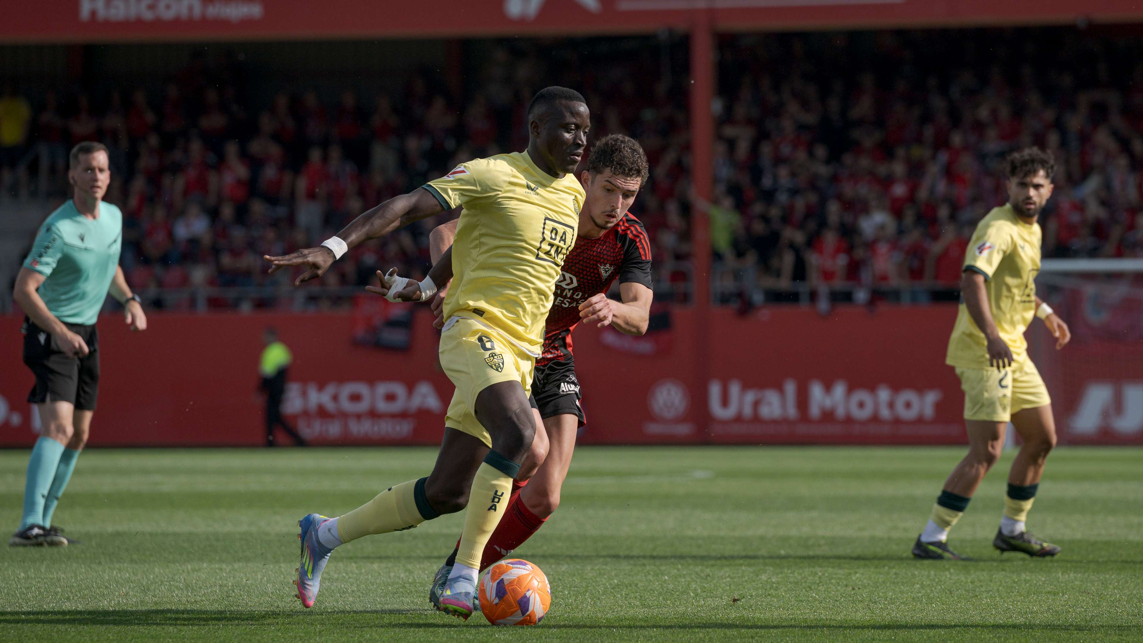 First foreign signing: Al-Ittihad announce the acquisition of Dion Lopy from Almeria  