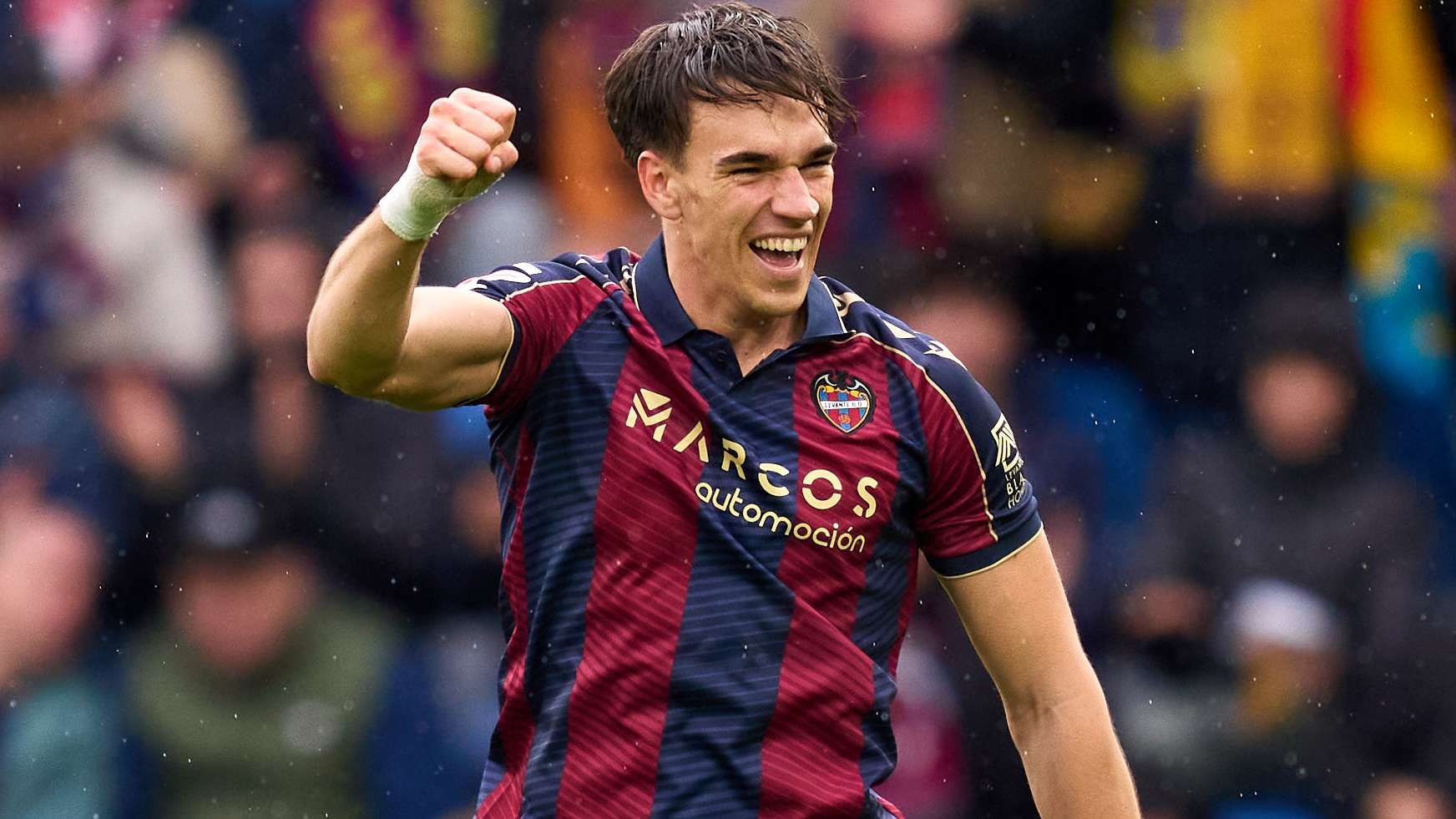 Real Madrid's new striker reveals a surprise about his first day  
