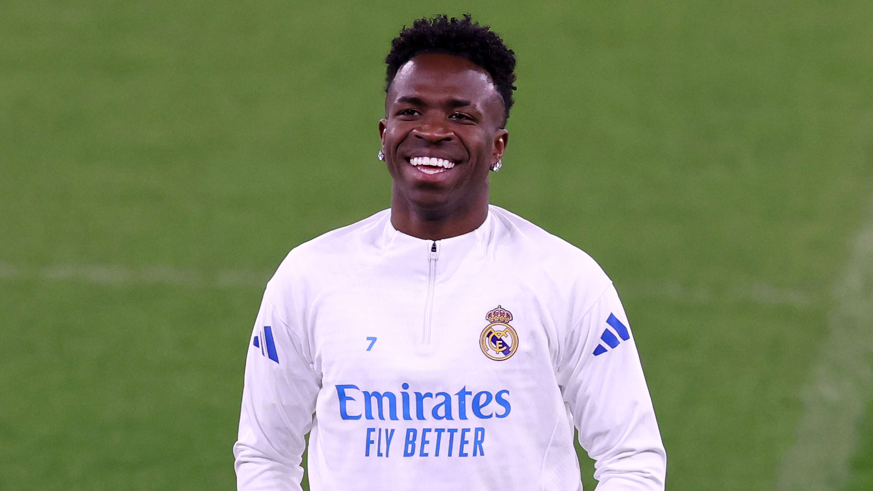 📽️ | Vinicius back at Real training amid Arsenal links  