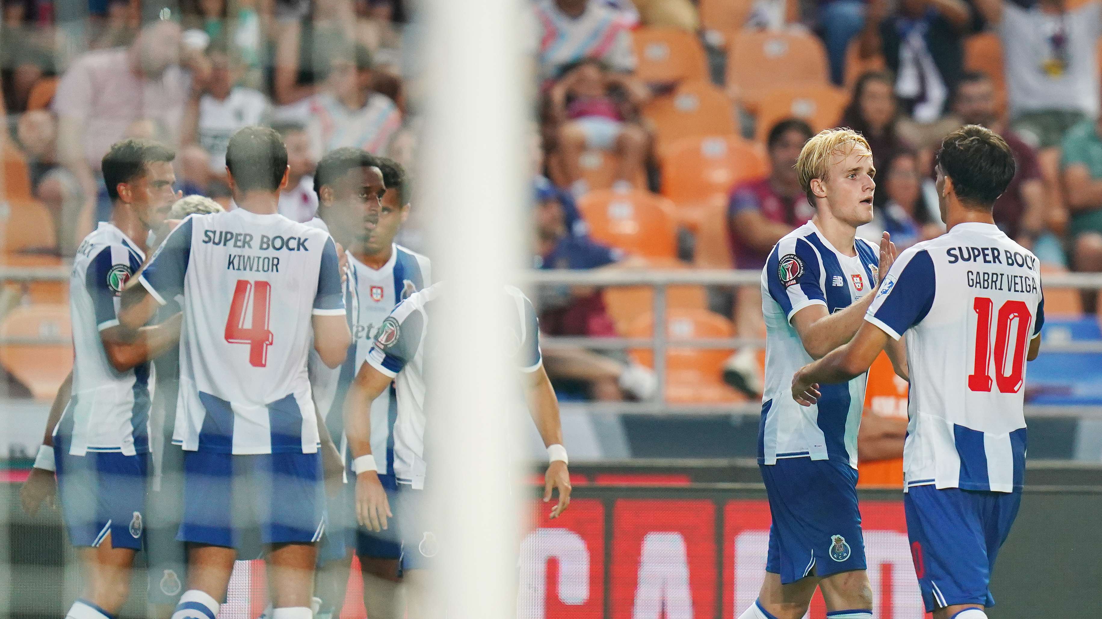 Farioli claim second trophy as FC Porto manager on Hwang In-beom debut  