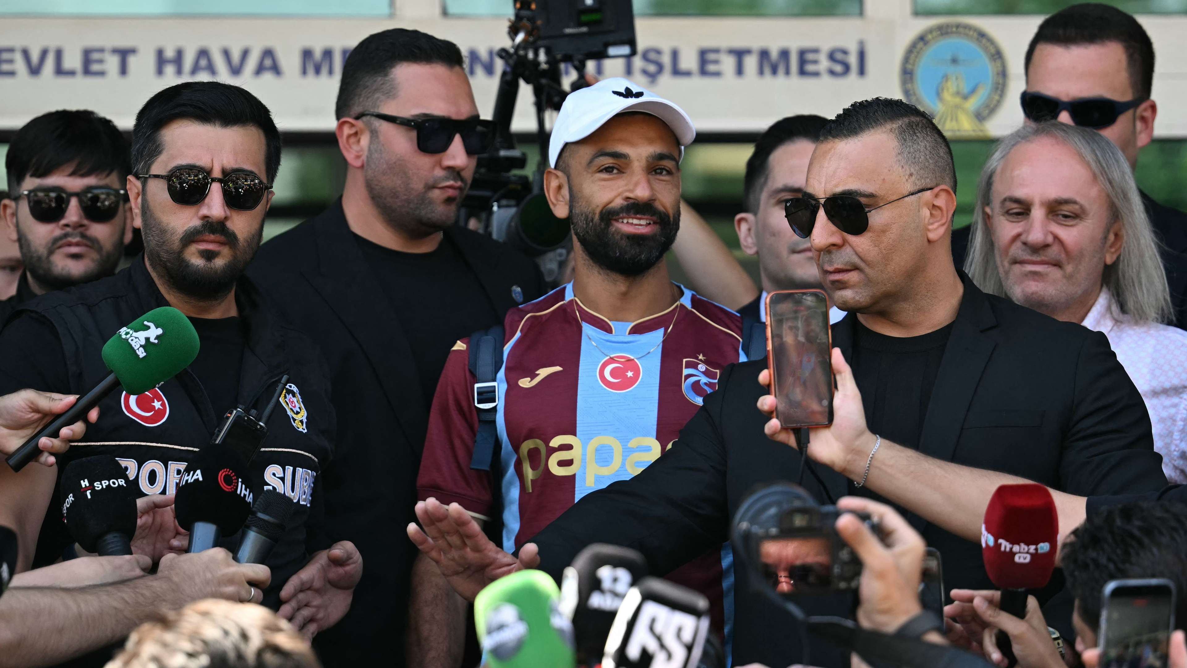 "Bombshell of the year": a storming technical and media welcome for Salah joining Trabzonspor  