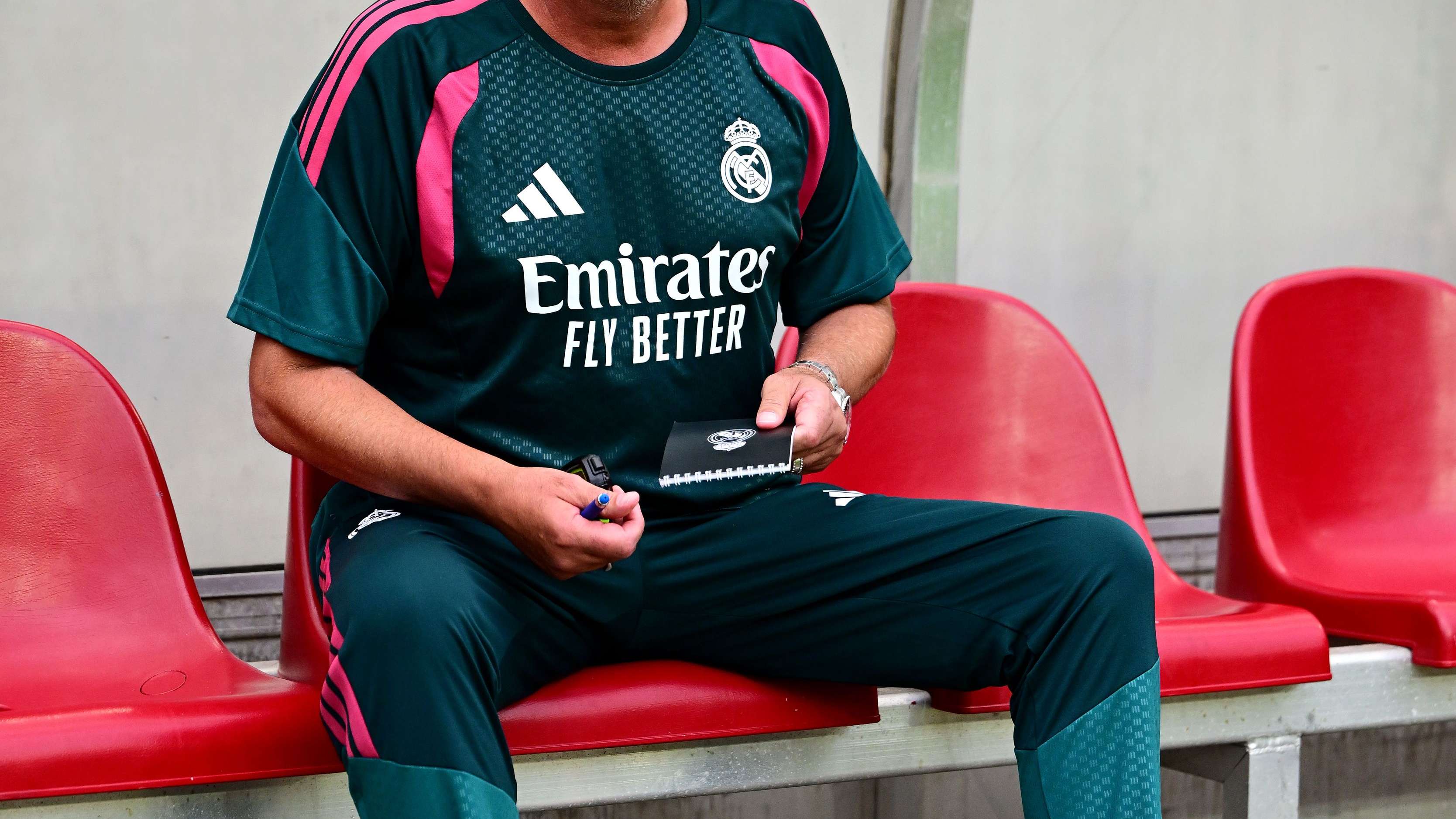 Mourinho prepares the surprise: Real Madrid star on the edge of the abyss  
