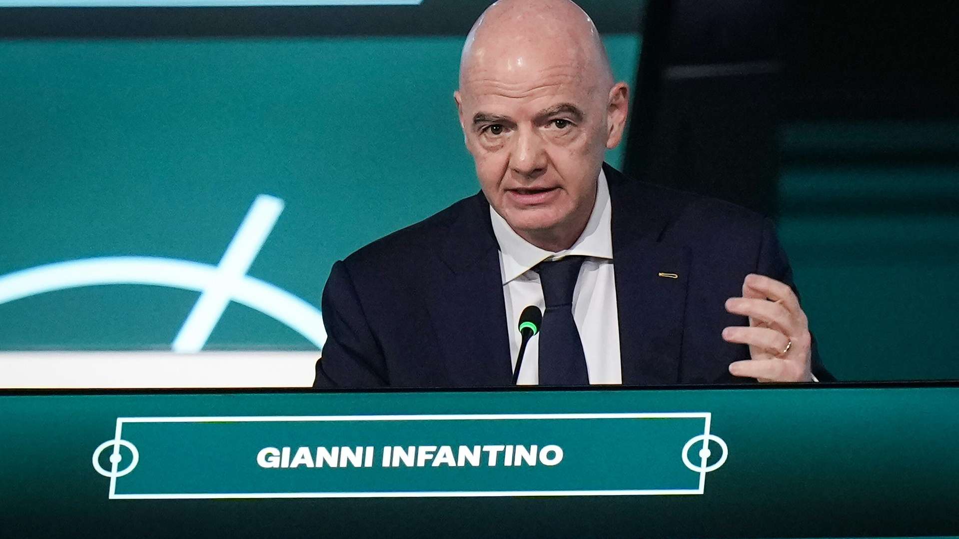 Internal rebellion: FIFA employees drop a bombshell and demand Infantino's replacement  