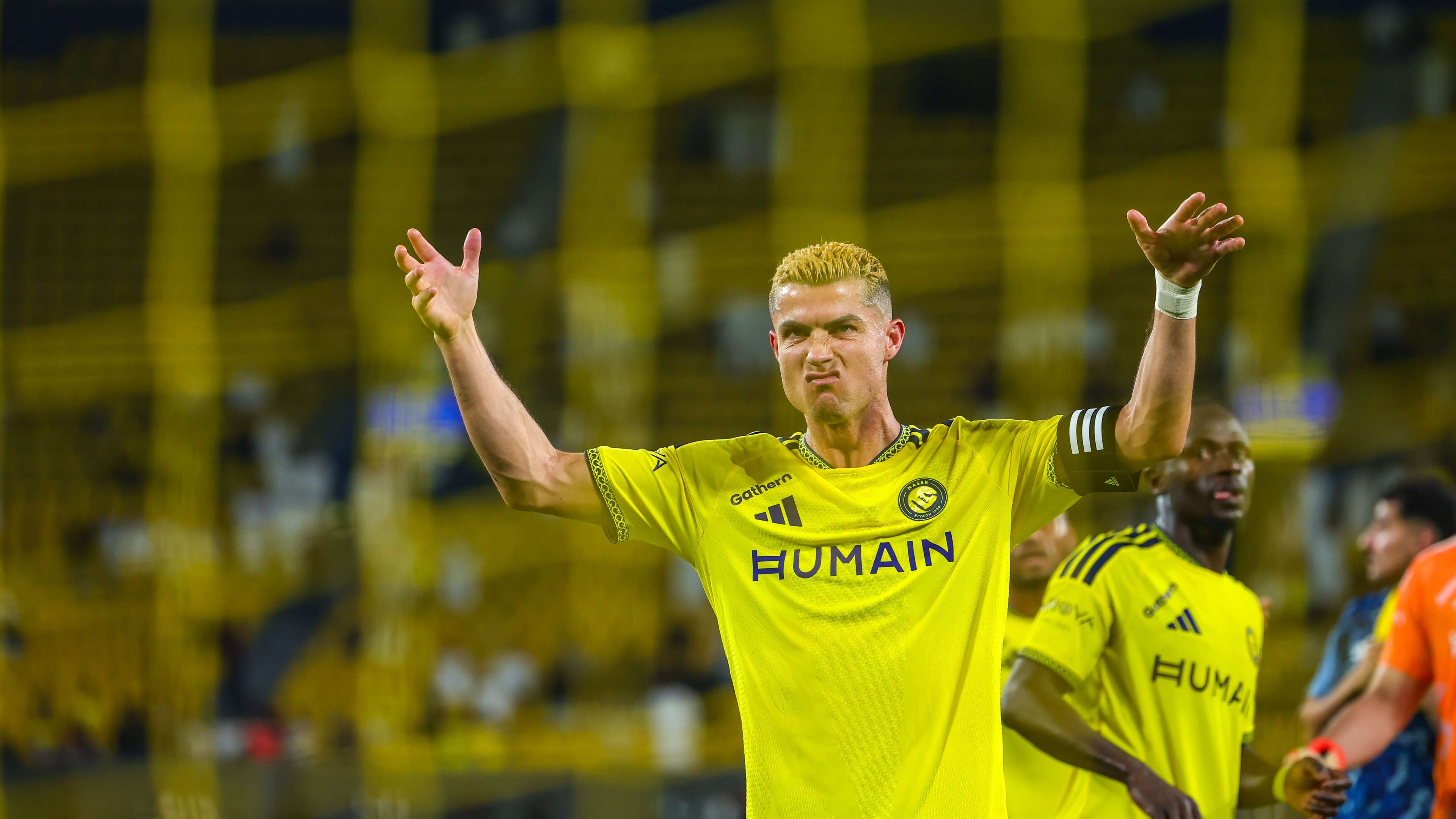 Video: after the Clásico defeat, how did Ronaldo fire up Al-Nassr's players against Abha?  