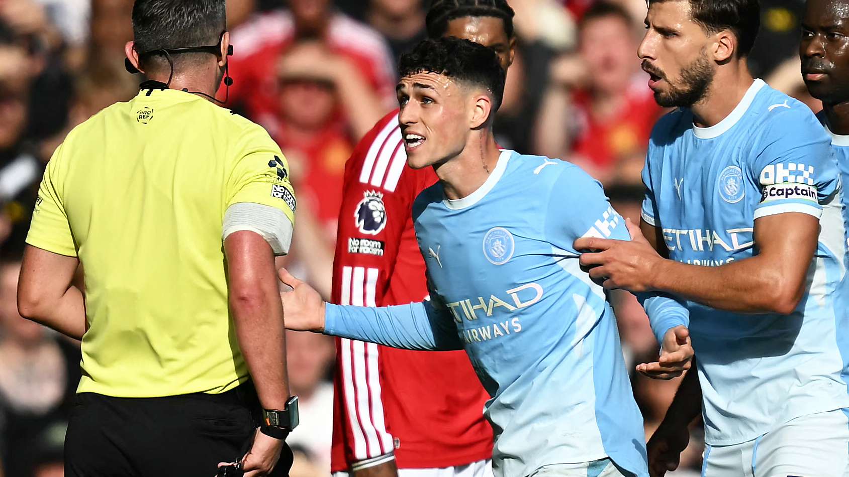 🎥| Foden trolls Man Utd fans after derby win  