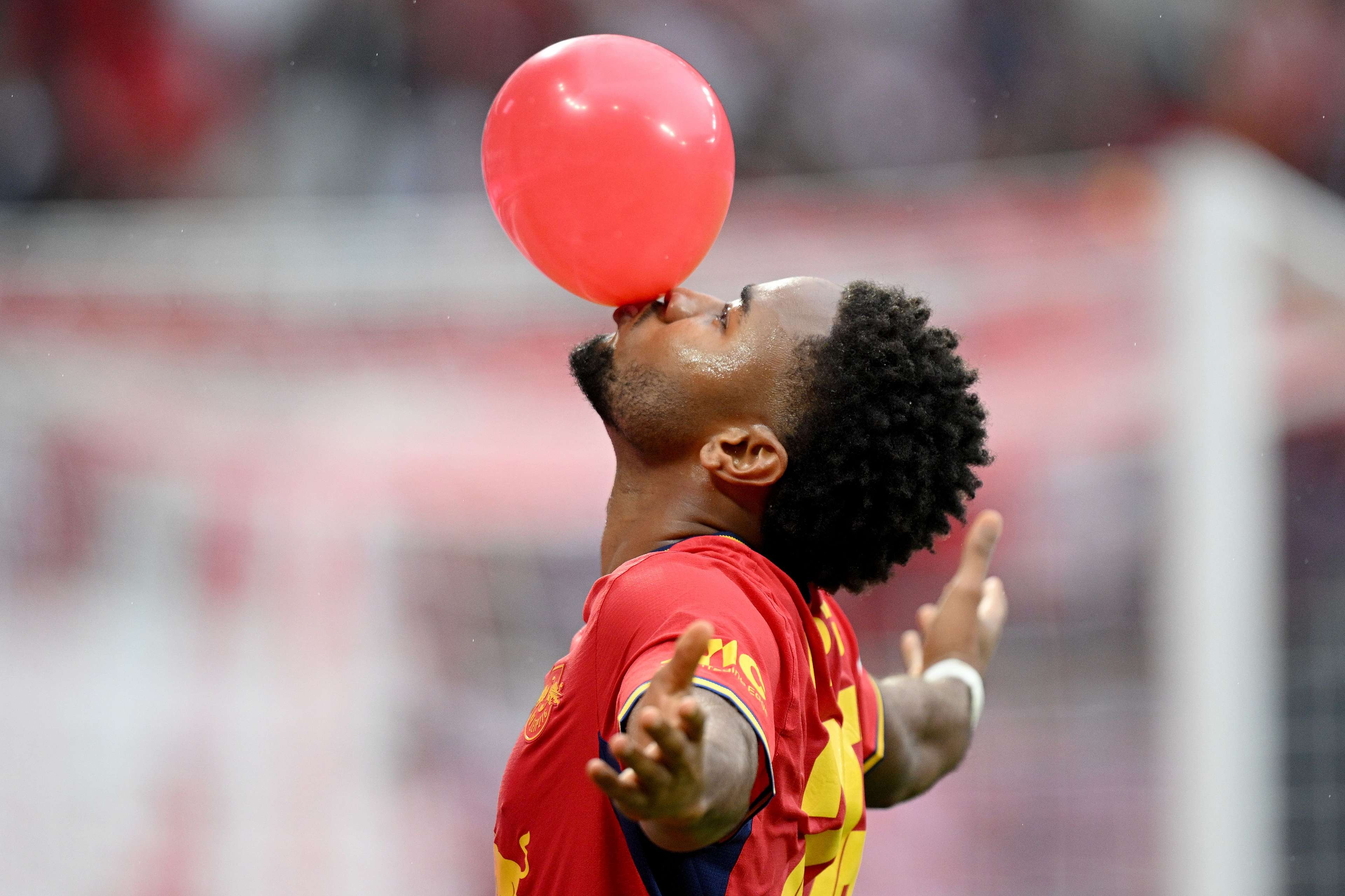 Milan, former players on fire: not only Gimenez, but Fullkrug and Nkunku also on target  