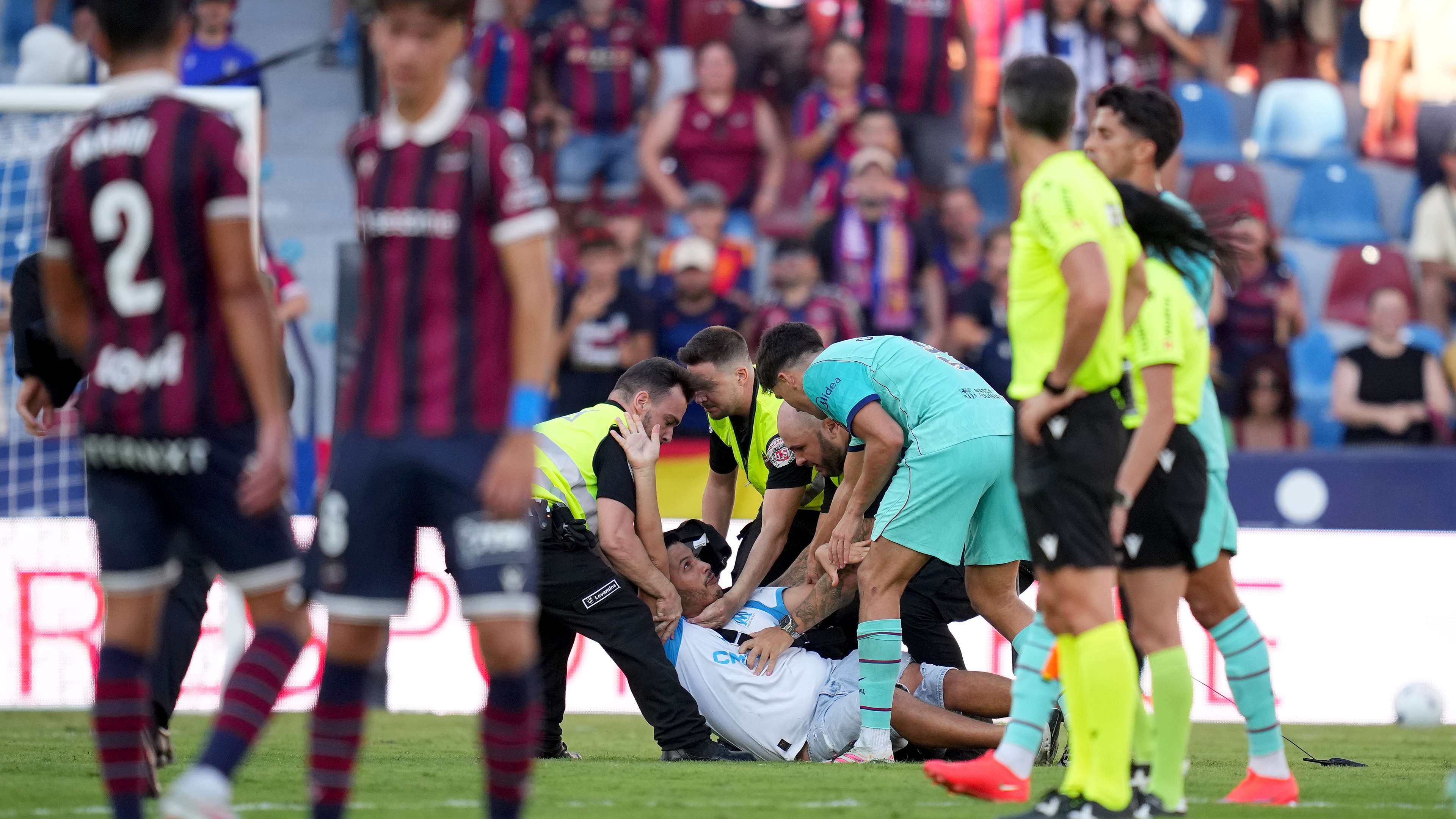 Disastrous rating exposes referee's errors in Barcelona v Levante match  