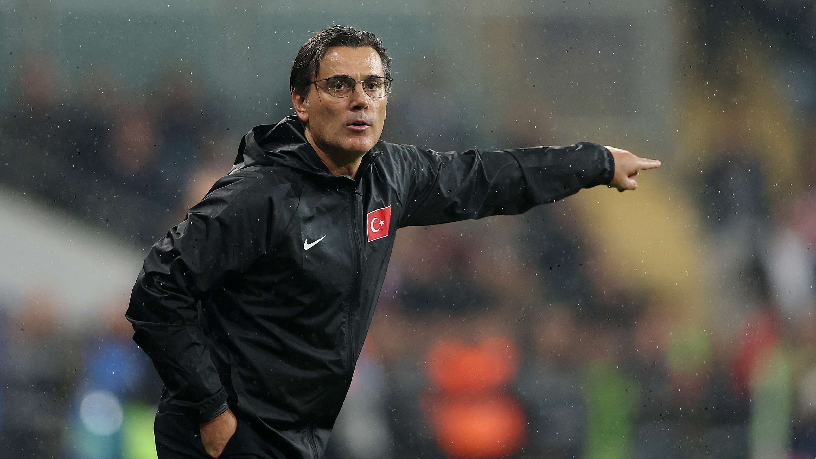Montella rejects Turkey exit calls  