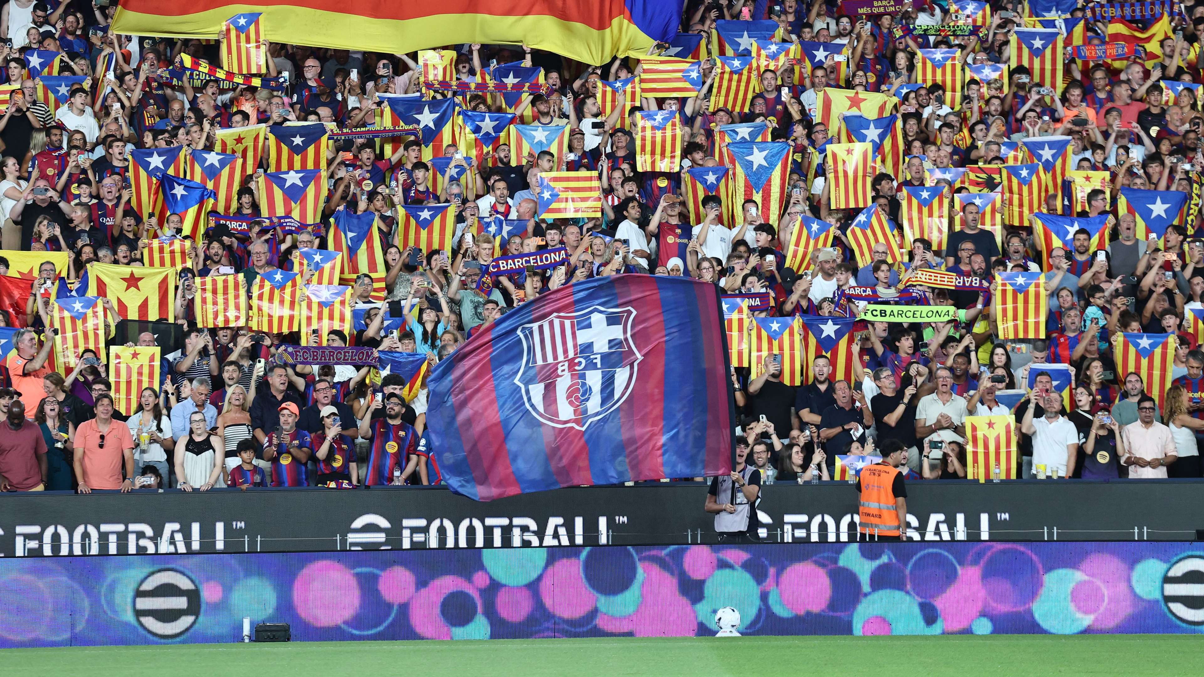 Due to the "red alert": Barcelona issue a statement about El Clásico  