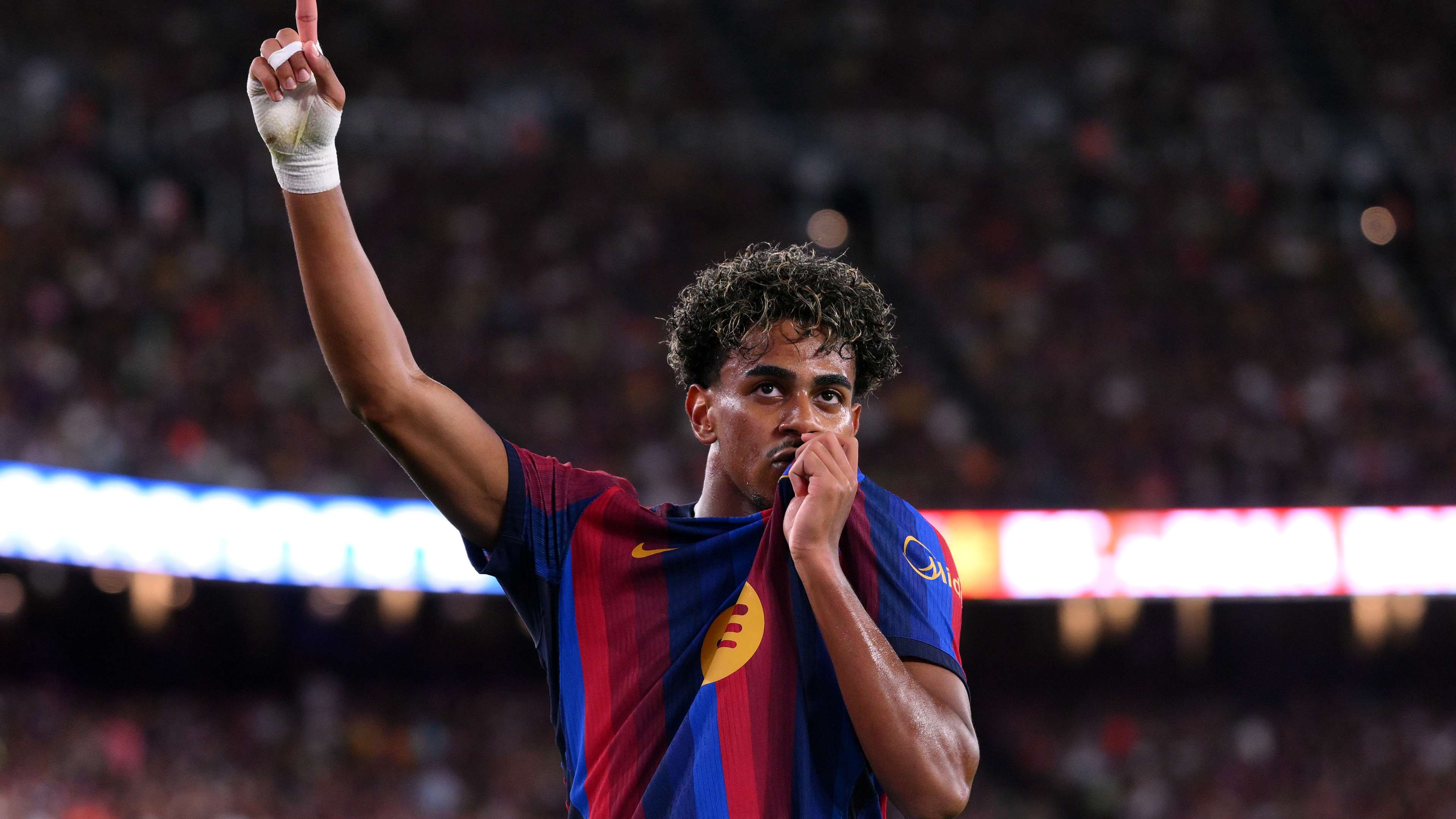 It already happened with Messi: Yamal's rare privilege at La Masia puts him on the path to the legends  