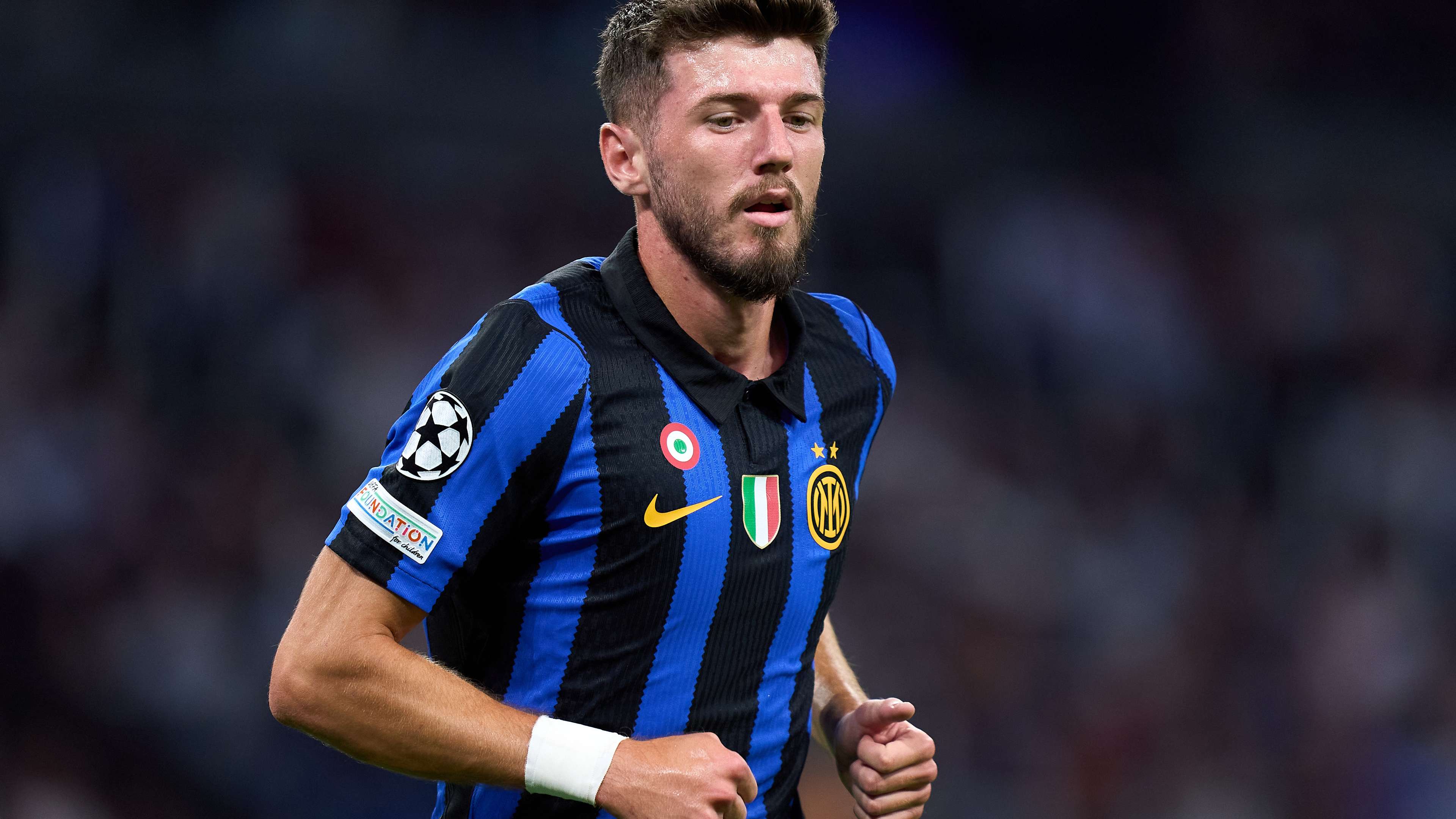 Inter, Sucic problem: he is asking for more money  