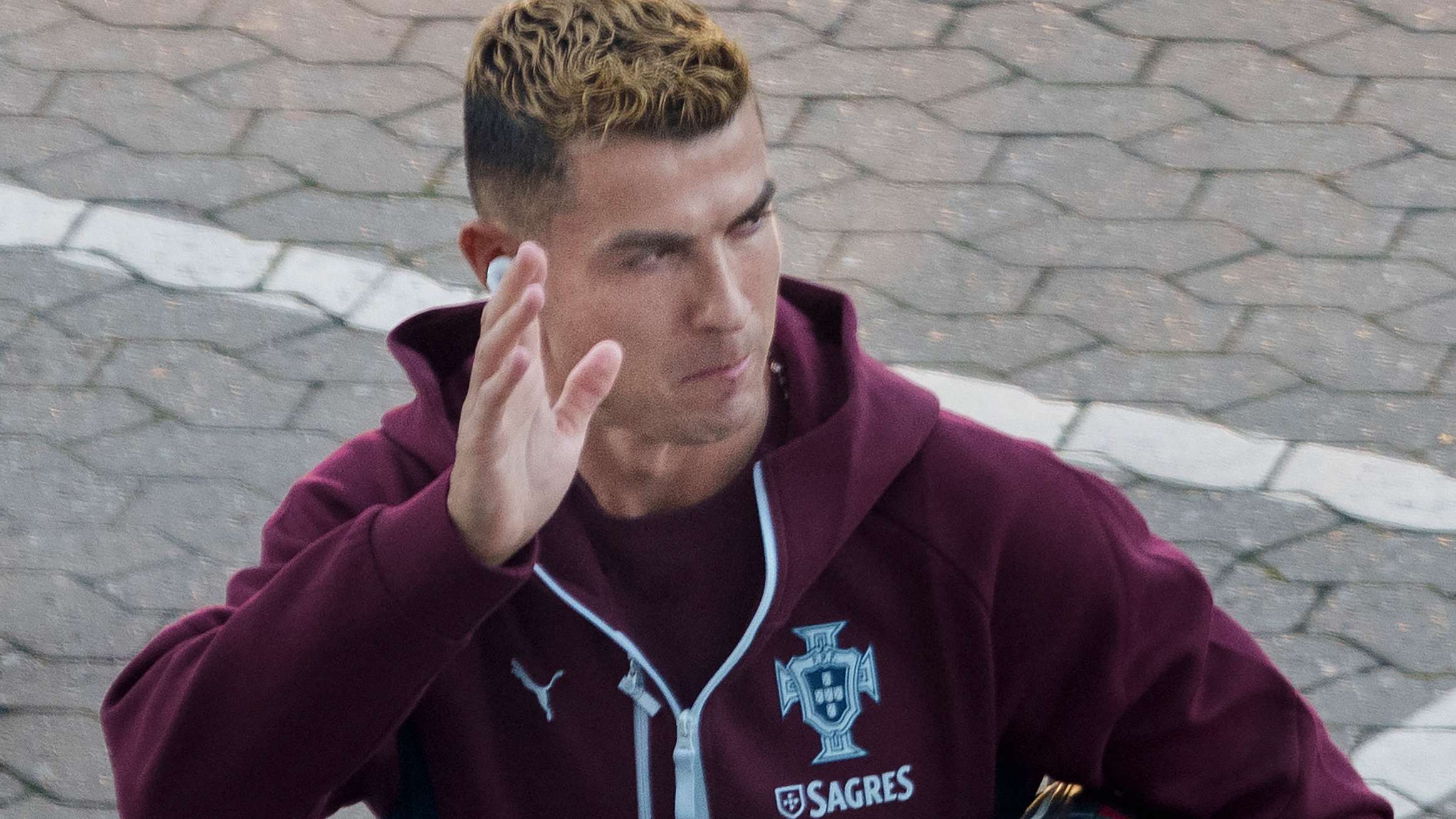 Despite his absence: a message of love from Portugal fans to Ronaldo at the Denmark stadium  
