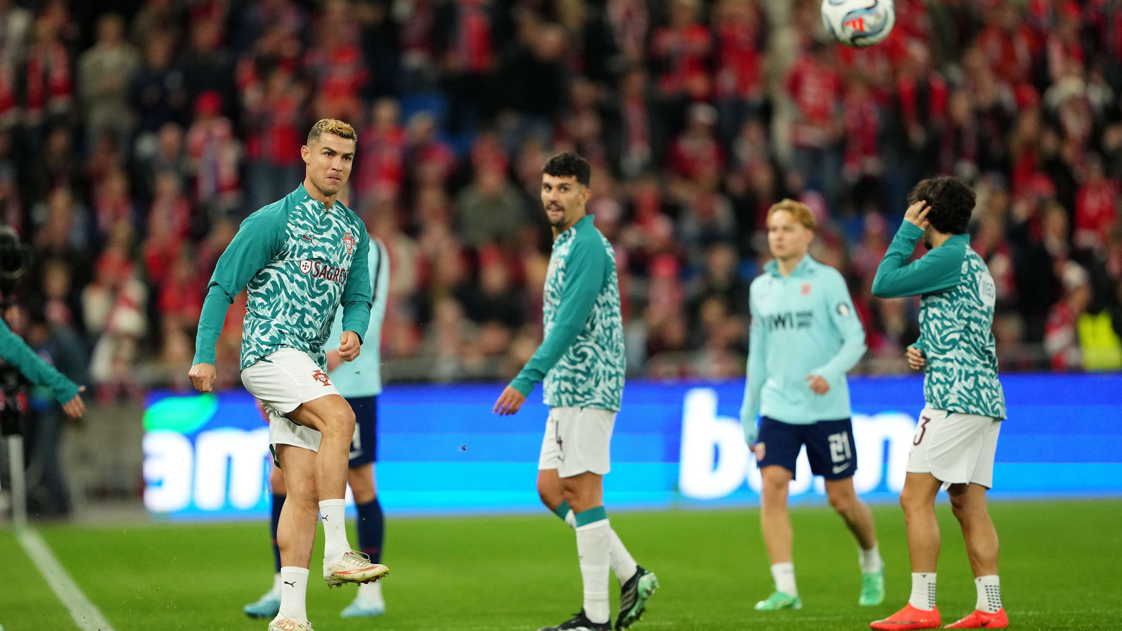 The post-Ronaldo era begins: Leao leads Portugal's attack against Denmark  