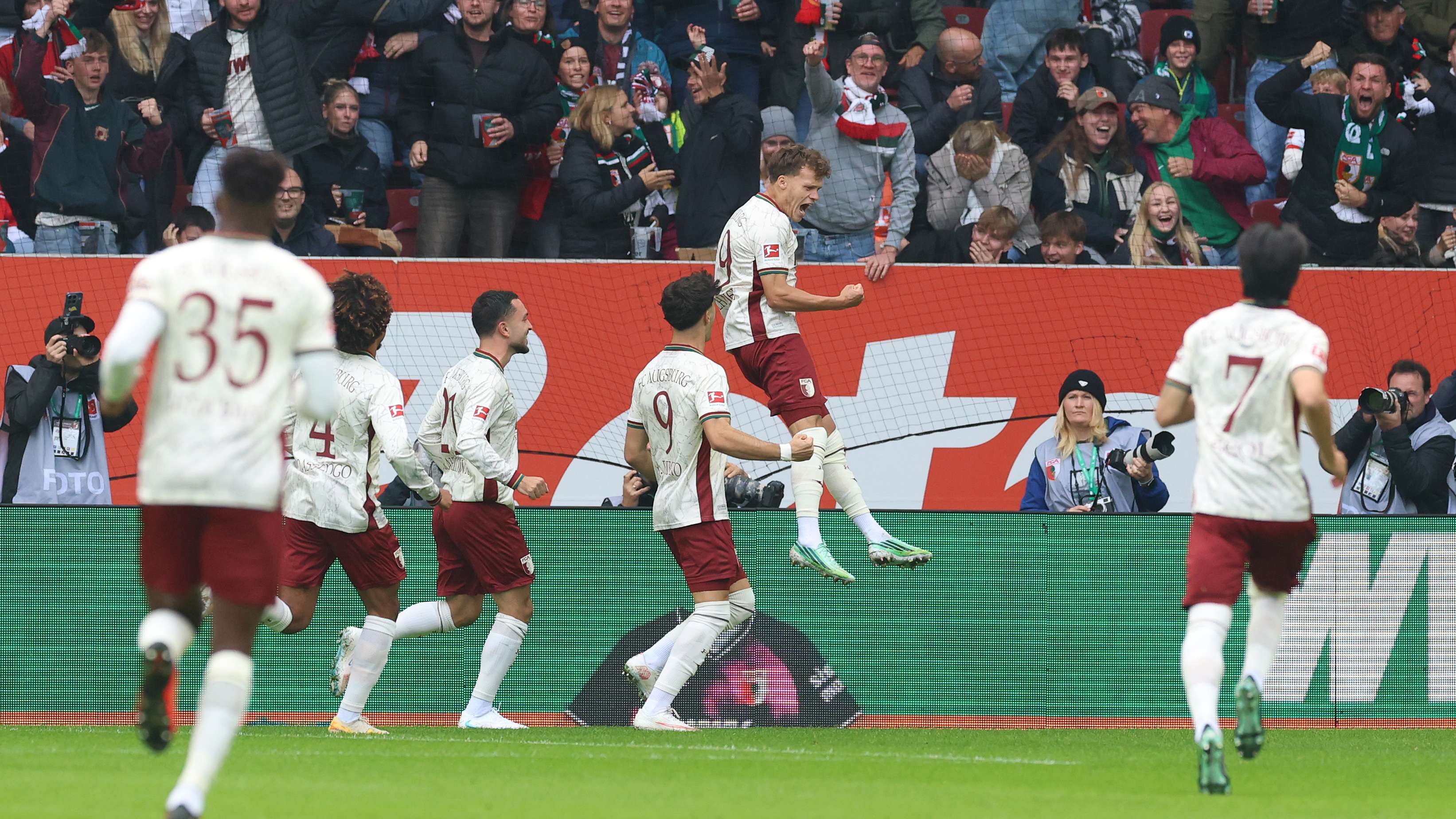With a glaring error: Neuer concedes the fastest goal in Bundesliga history  