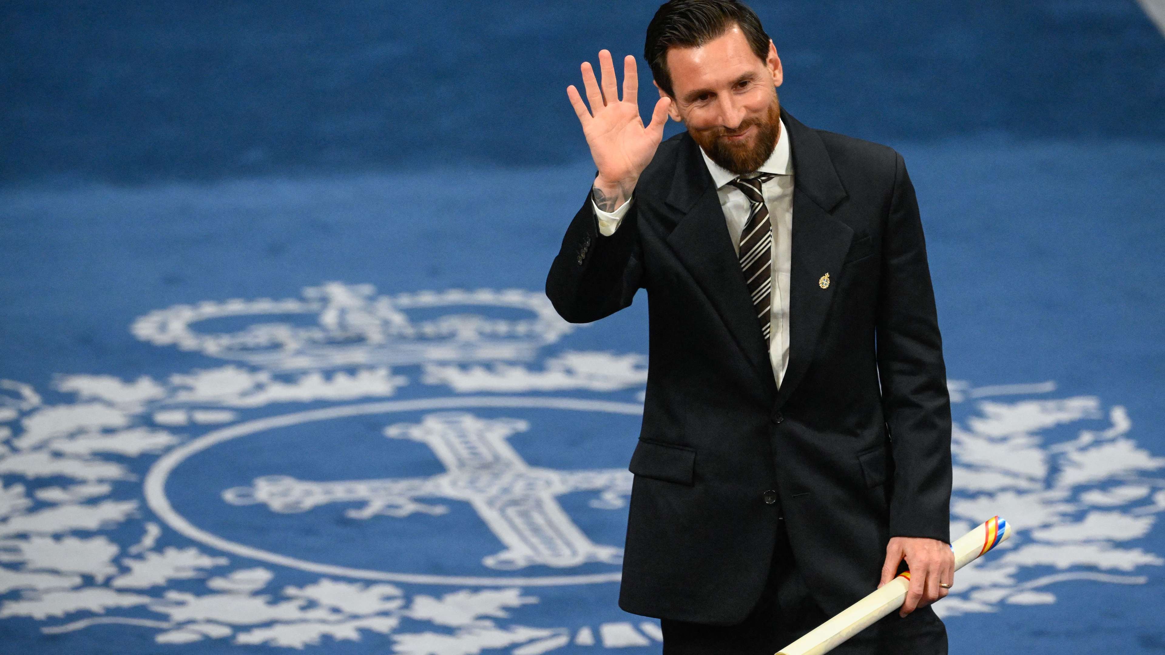 After visiting Spain: will Messi watch the Clasico from the Camp Nou?  