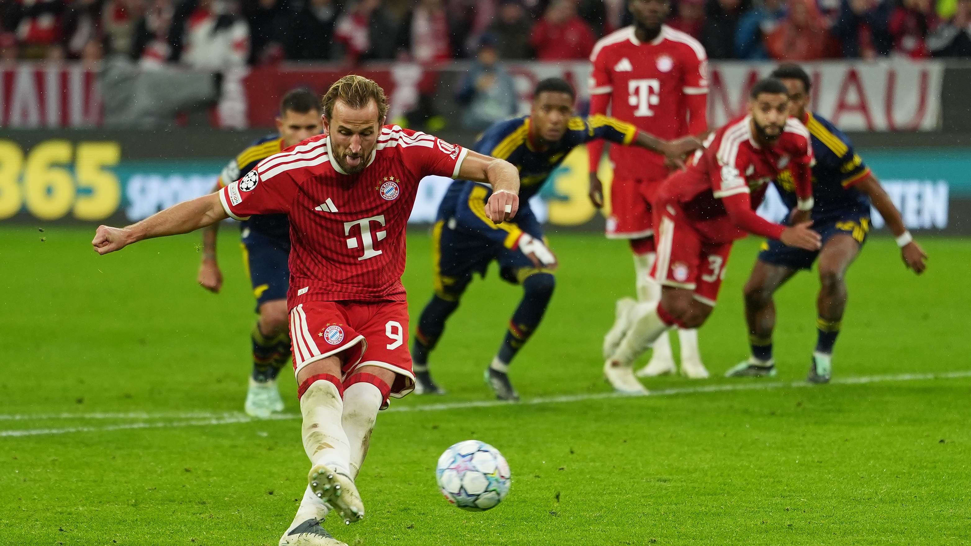 On video: Timber plays the goalkeeper role, and Kane punishes Arsenal  