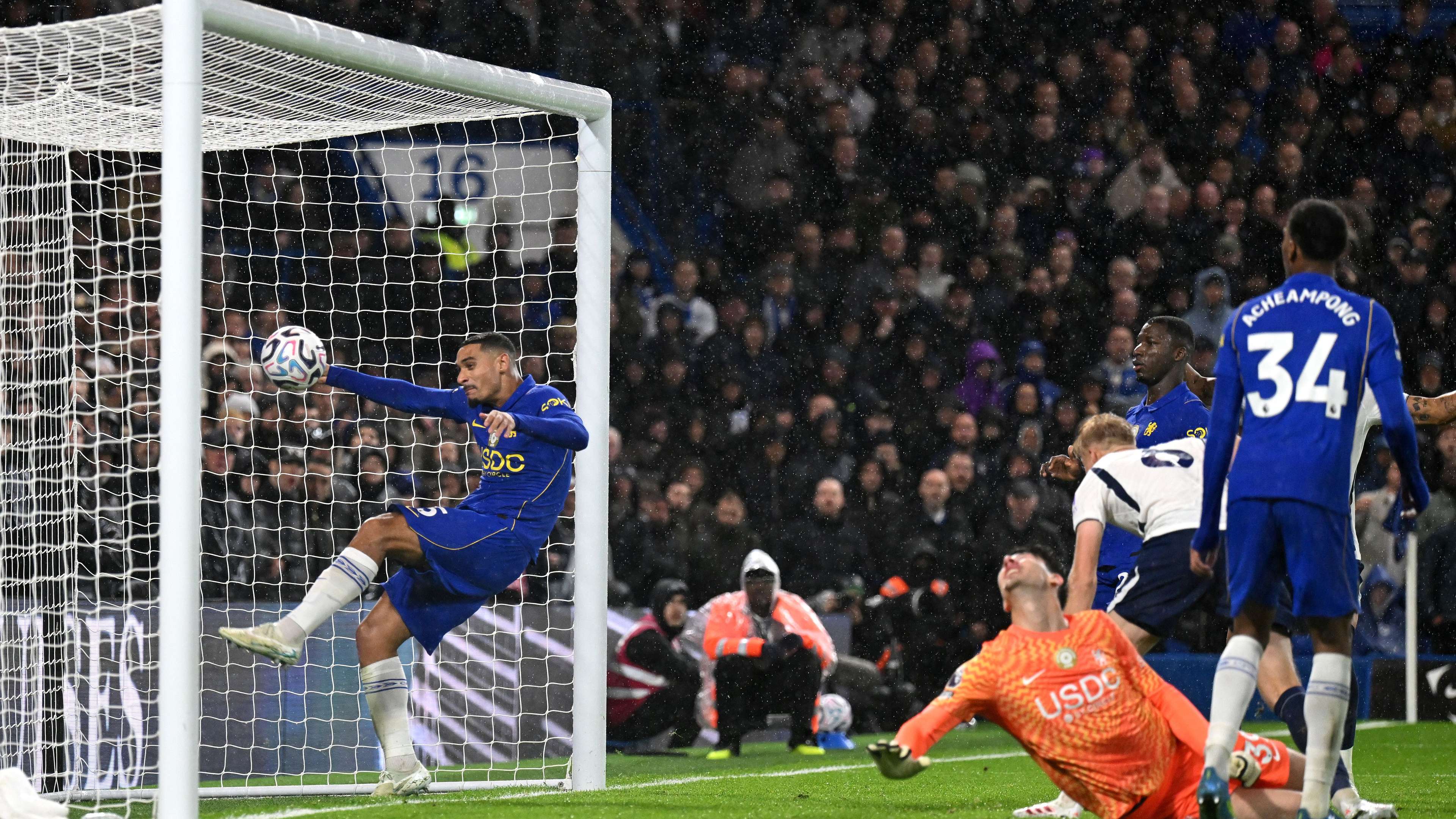 In video: comedic error by Chelsea goalkeeper gifts Tottenham the lead  