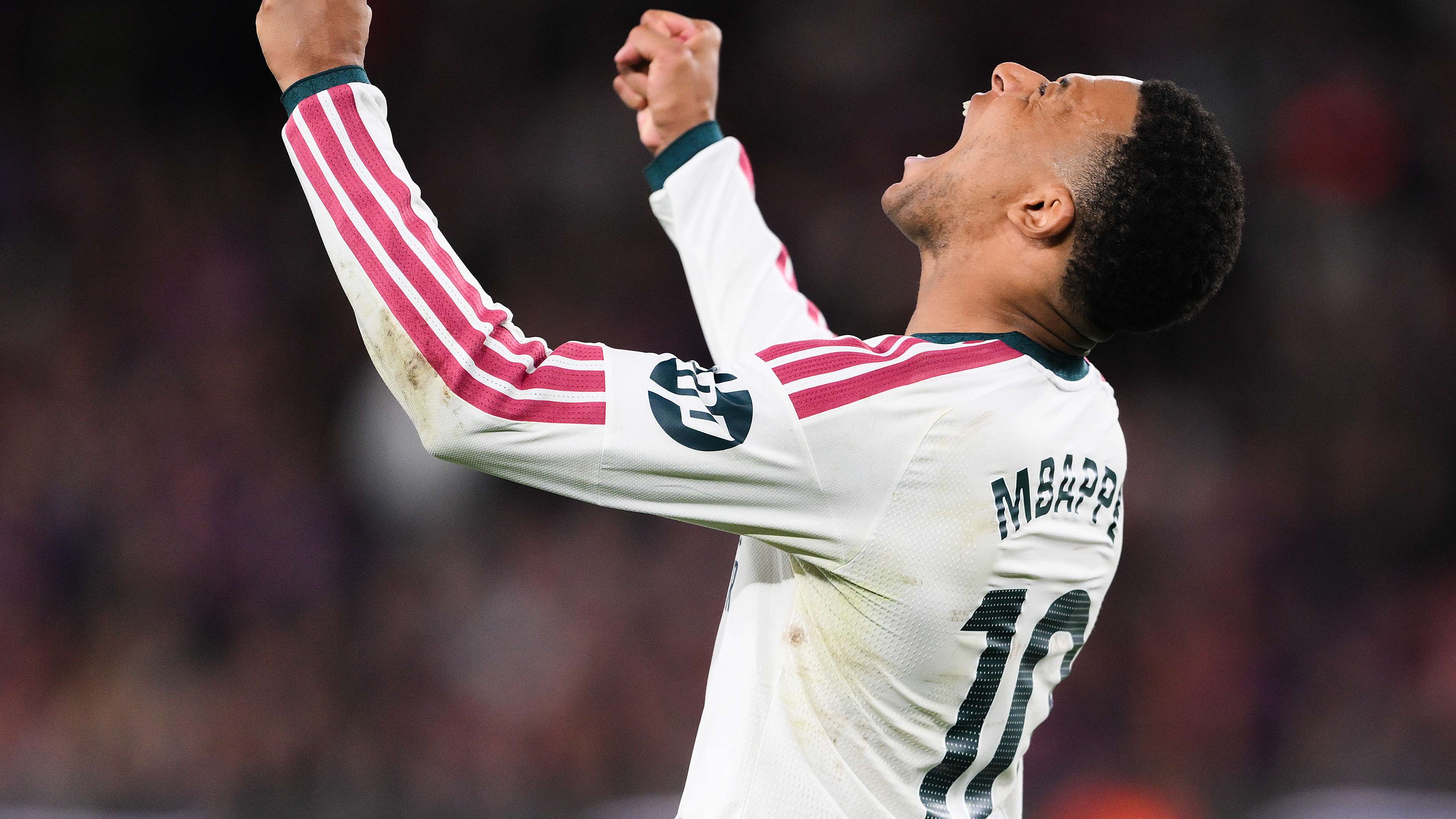 Video: Mbappe arrives in London: will he win the Ballon d'Or?  